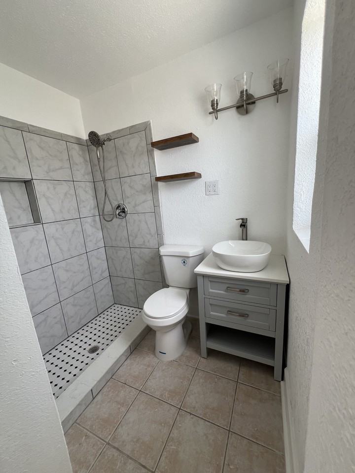 11 Lynn Way #ABCD - Photo 5 of 5