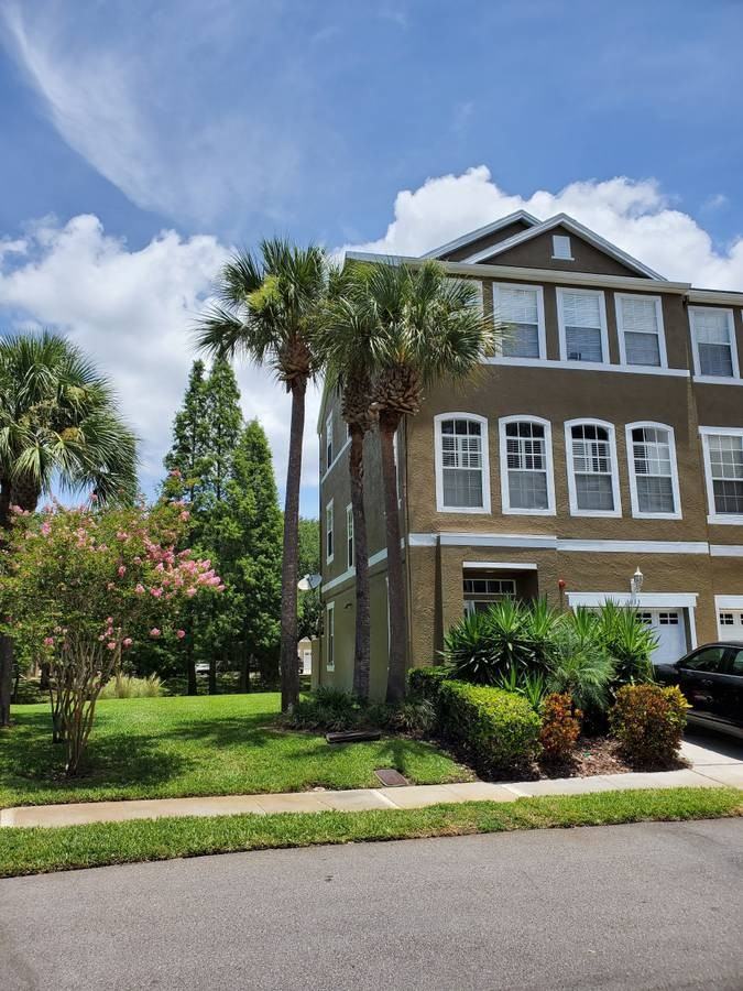 3013 Pointeview Dr - Photo 2 of 39