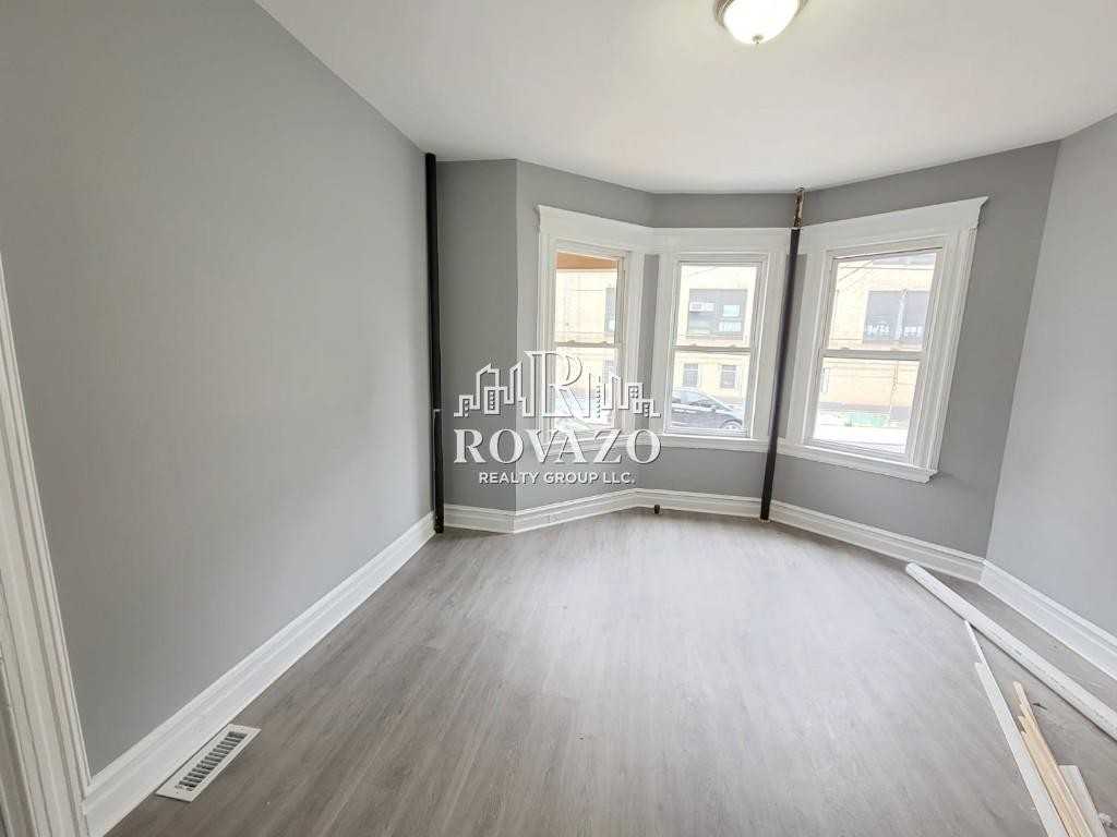 903 Hunterdon Street #2 - Photo 5 of 6