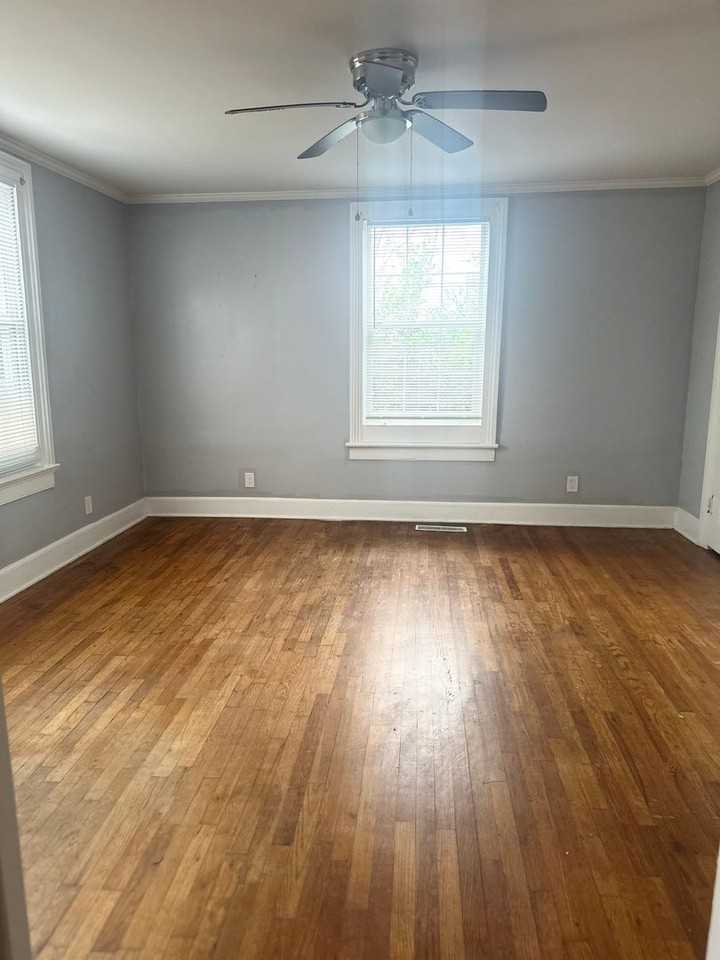 536 Heard Avenue - Photo 4 of 8