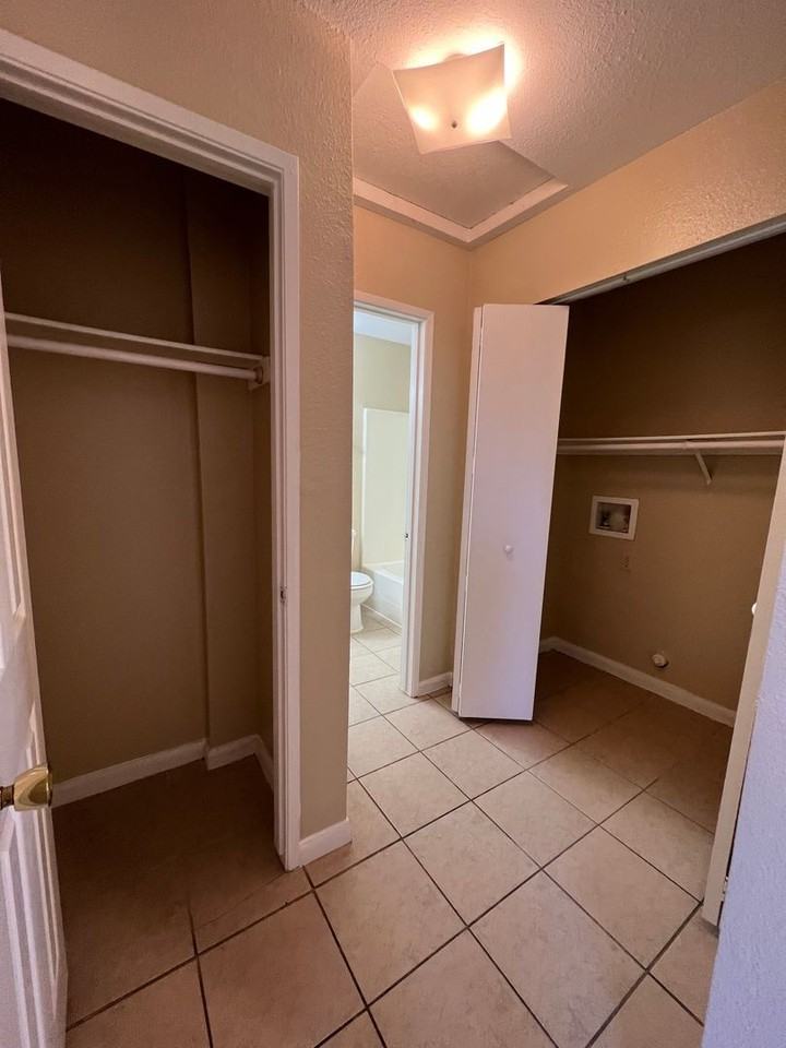 204 Hunters Lane - Photo 7 of 11