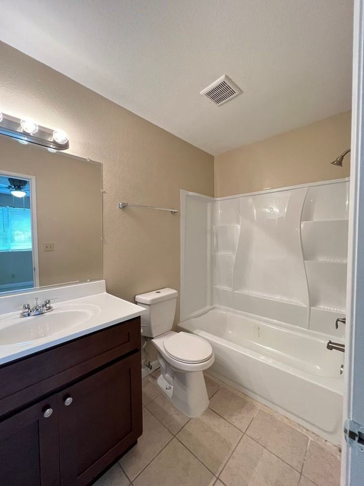 225 Hunters Lane - Photo 5 of 5