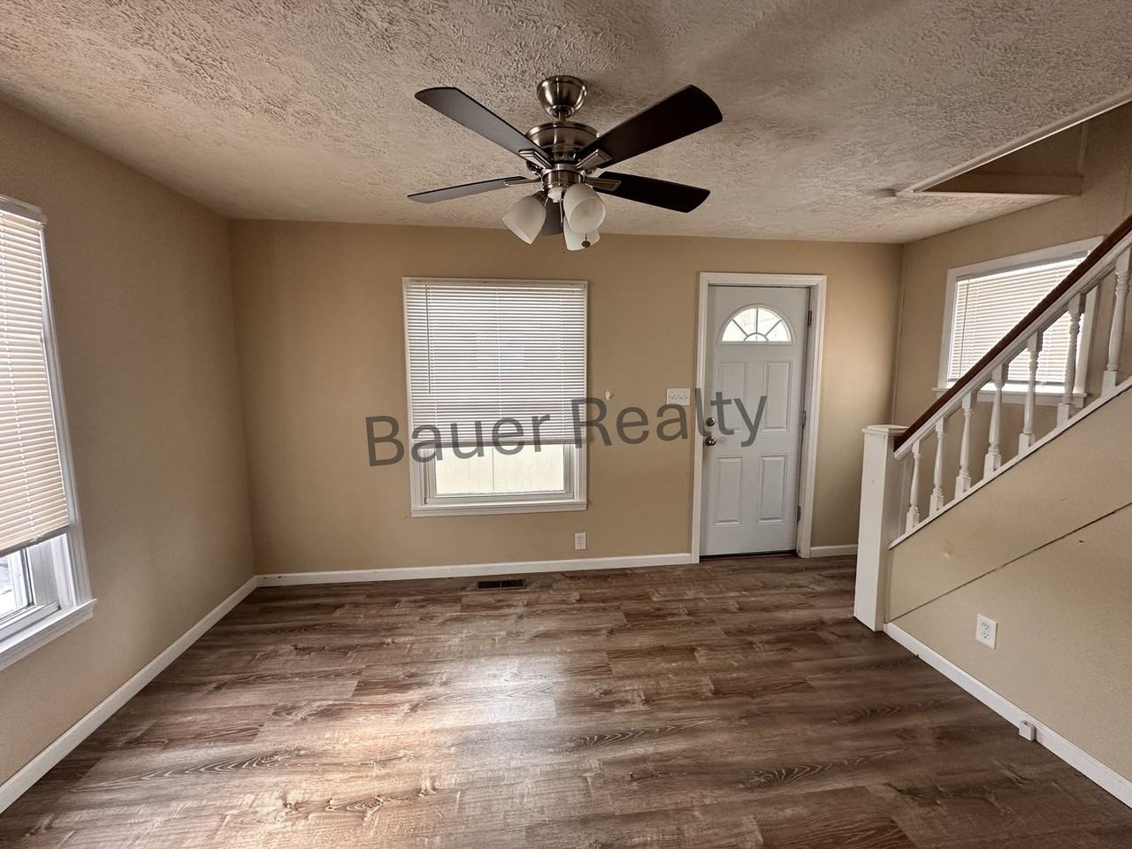 506 West 10th Street - Photo 3 of 18