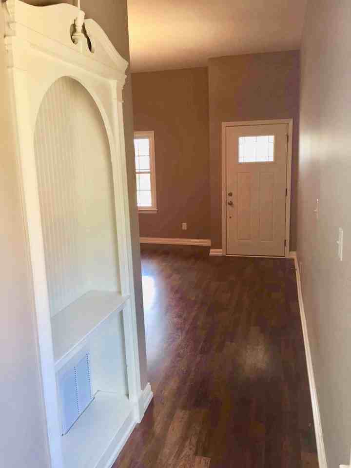 816 Ash St - Photo 7 of 50