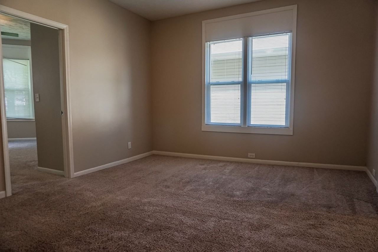 3059 T St - Photo 3 of 13