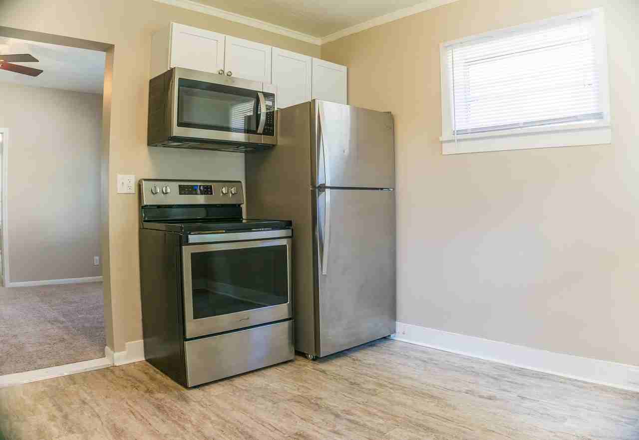 3059 T St - Photo 5 of 13