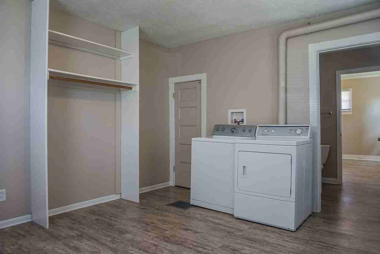 3059 T St - Photo 7 of 13