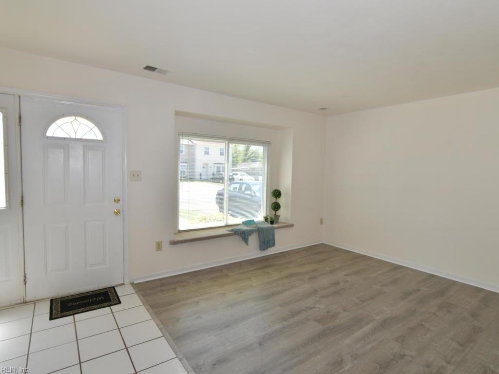 407 Hill Meadow Drive - Photo 2 of 33