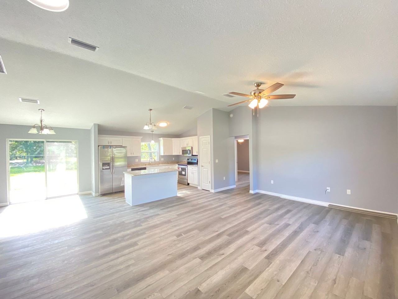 2827 Sw 140th Loop - Photo 4 of 32