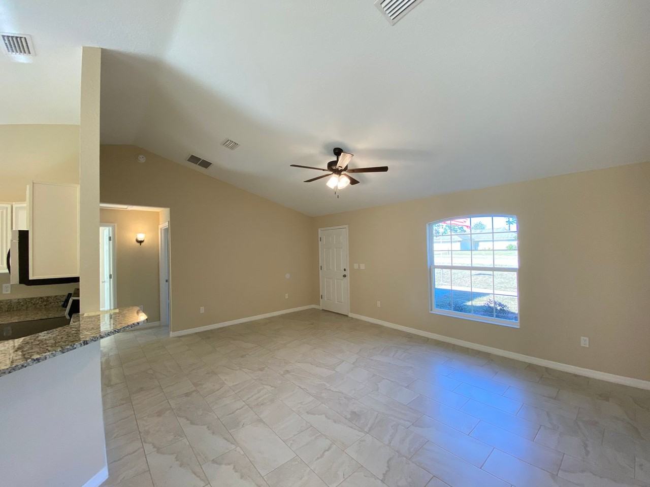572 Marion Oaks Trl - Photo 7 of 36