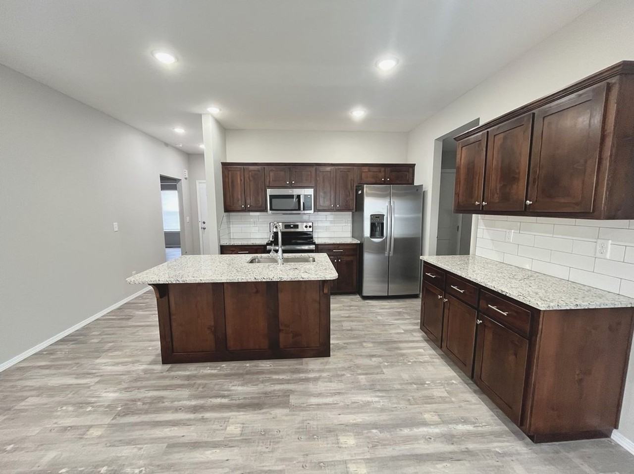 304 East Rosalie Street - Photo 3 of 7