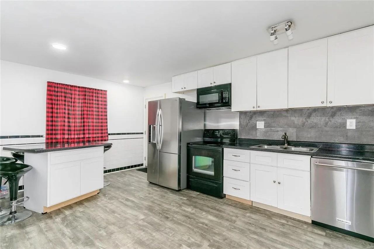 10 Lamar Dr - Photo 5 of 13