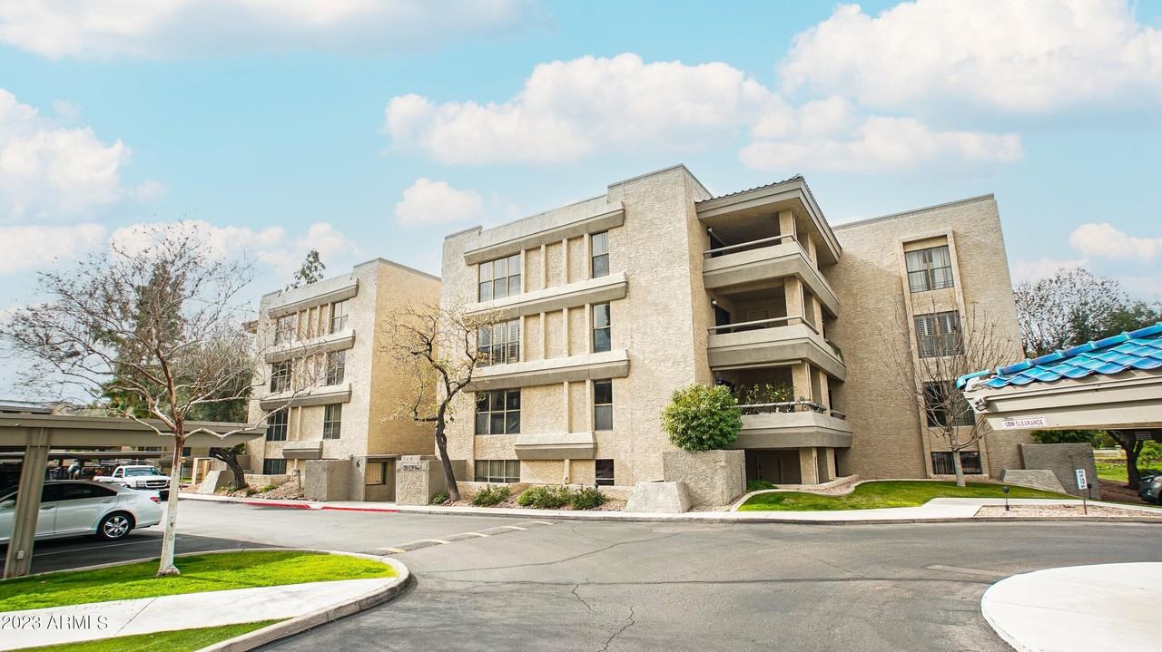 5136 North 31st Place #631 - Photo 3 of 41