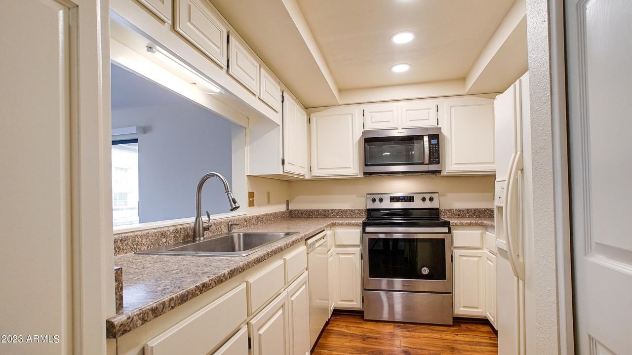 5136 North 31st Place #631 - Photo 5 of 41