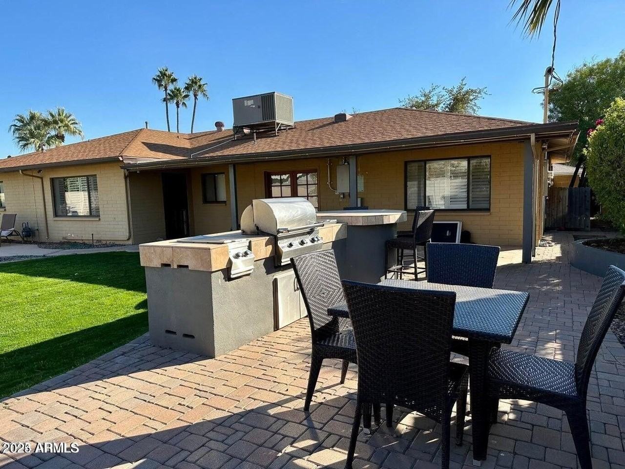 8110 E Windsor Ave - Photo 3 of 25