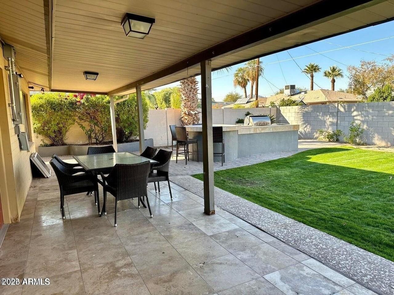 8110 E Windsor Ave - Photo 5 of 25