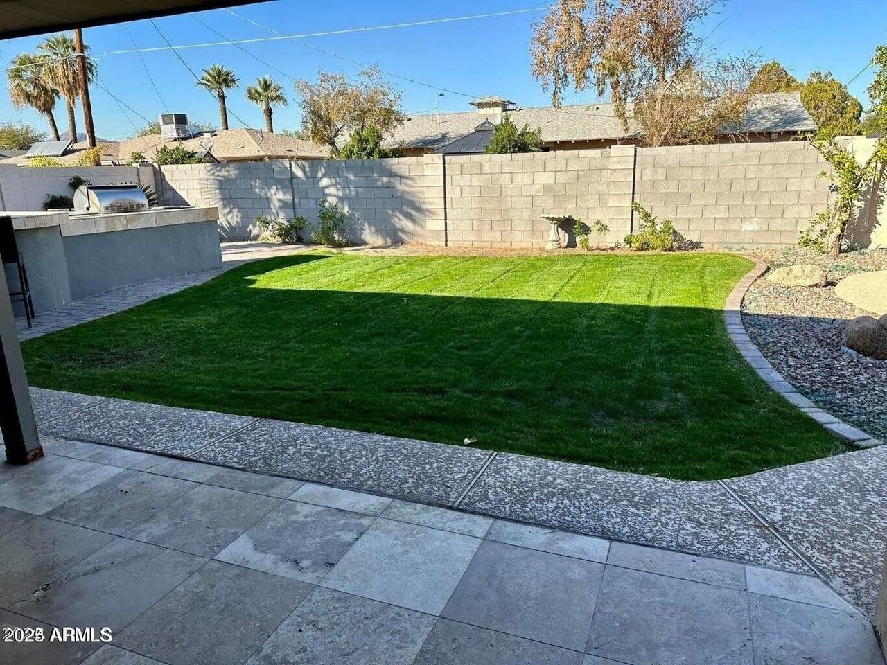 8110 E Windsor Ave - Photo 6 of 25