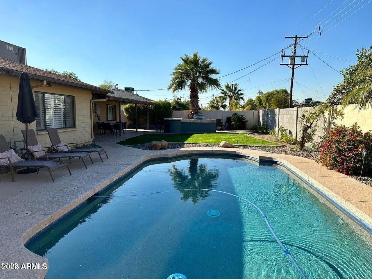 8110 E Windsor Ave - Photo 7 of 25