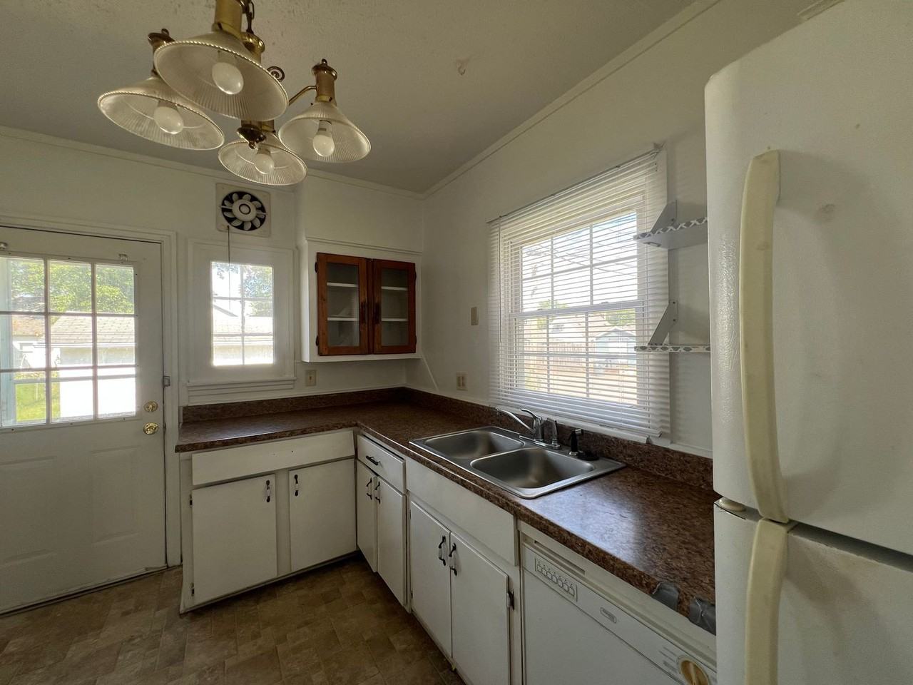 208 North Spring Street - Photo 5 of 14