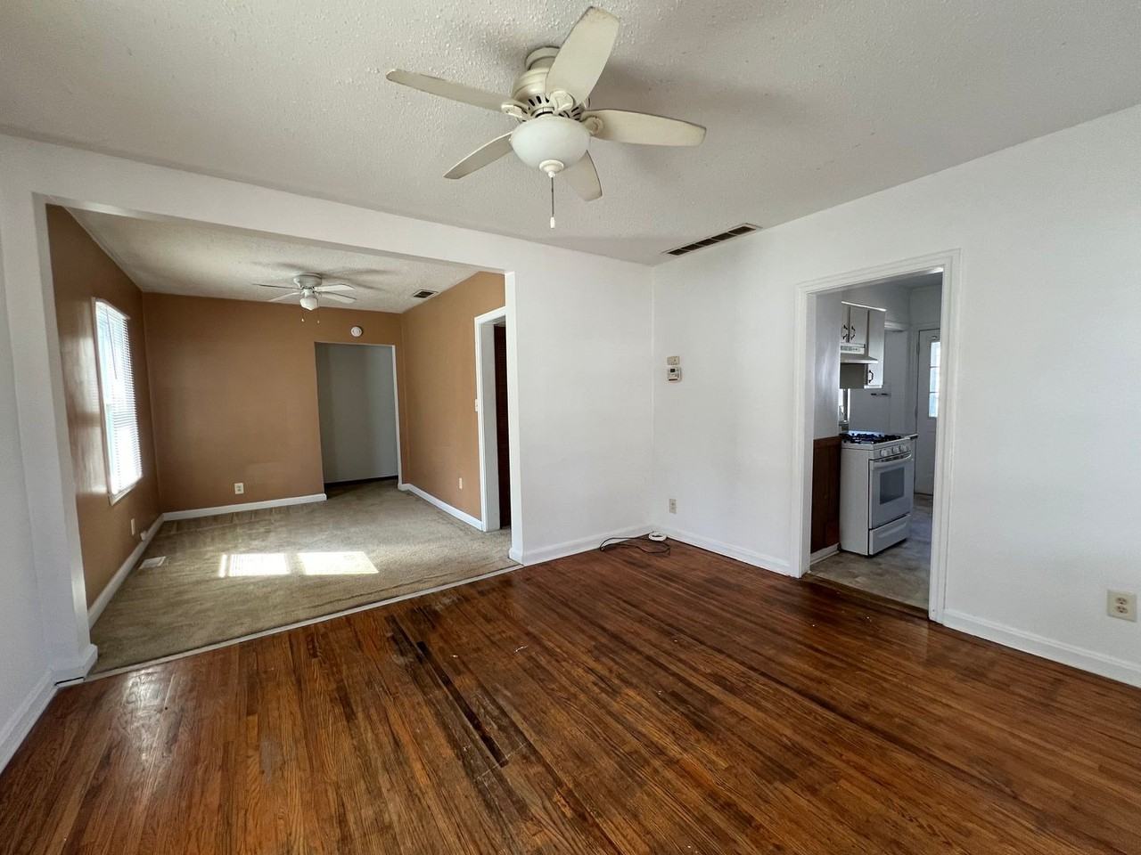 208 North Spring Street - Photo 7 of 14