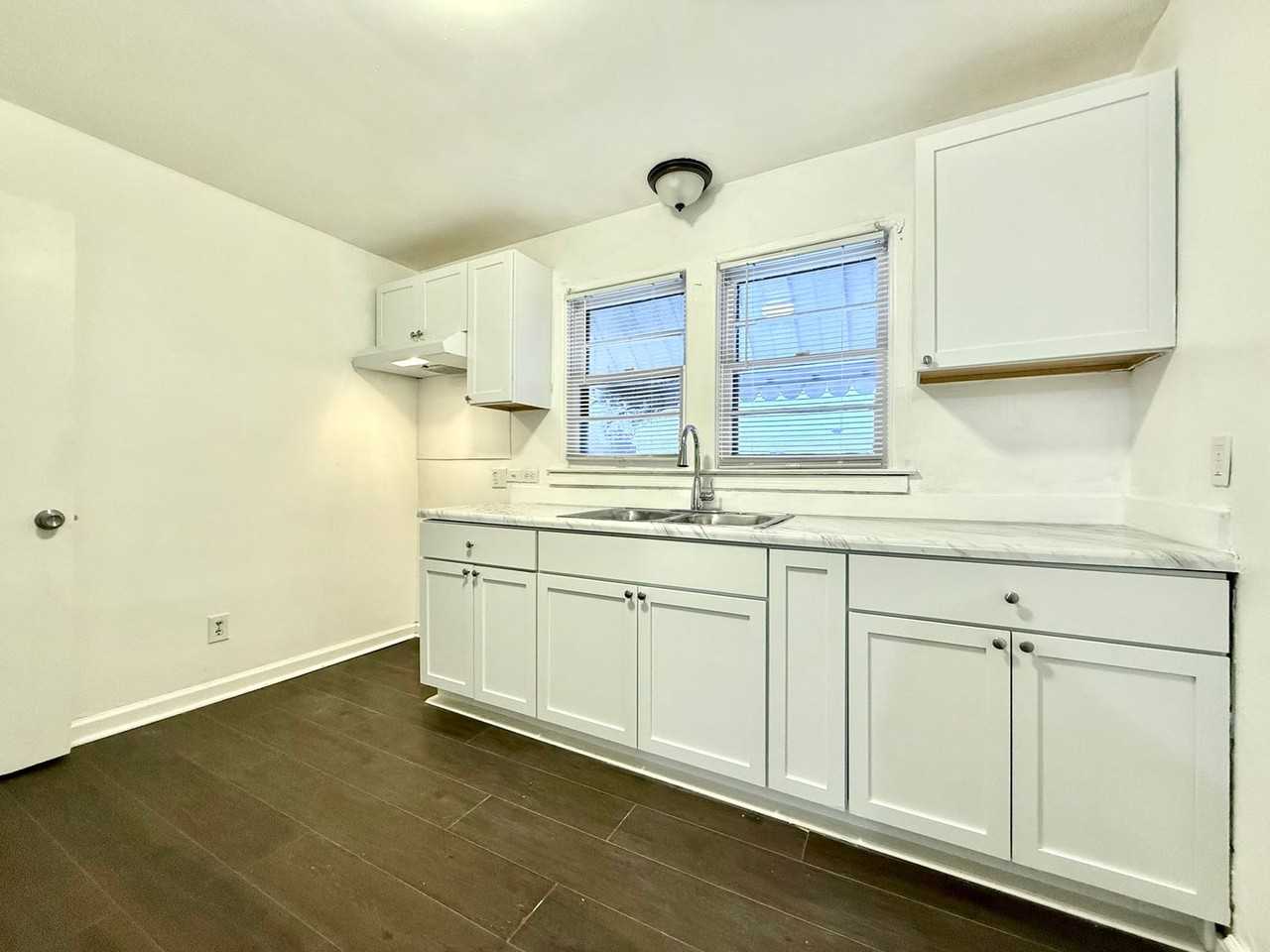 225 E Lincoln Ave - Photo 5 of 17