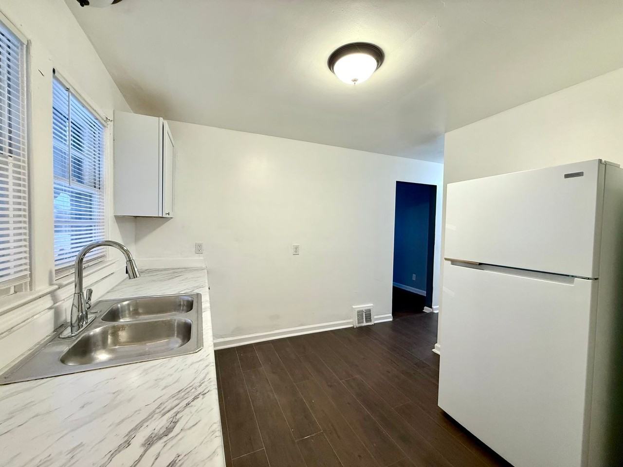 225 E Lincoln Ave - Photo 6 of 17