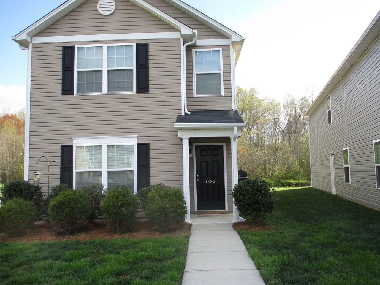 1895 Park Meadow Cir - Photo 2 of 2