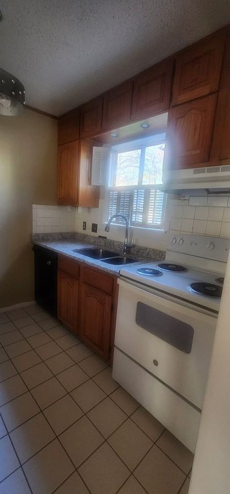 131 Cedar Cove Lane - Photo 3 of 13