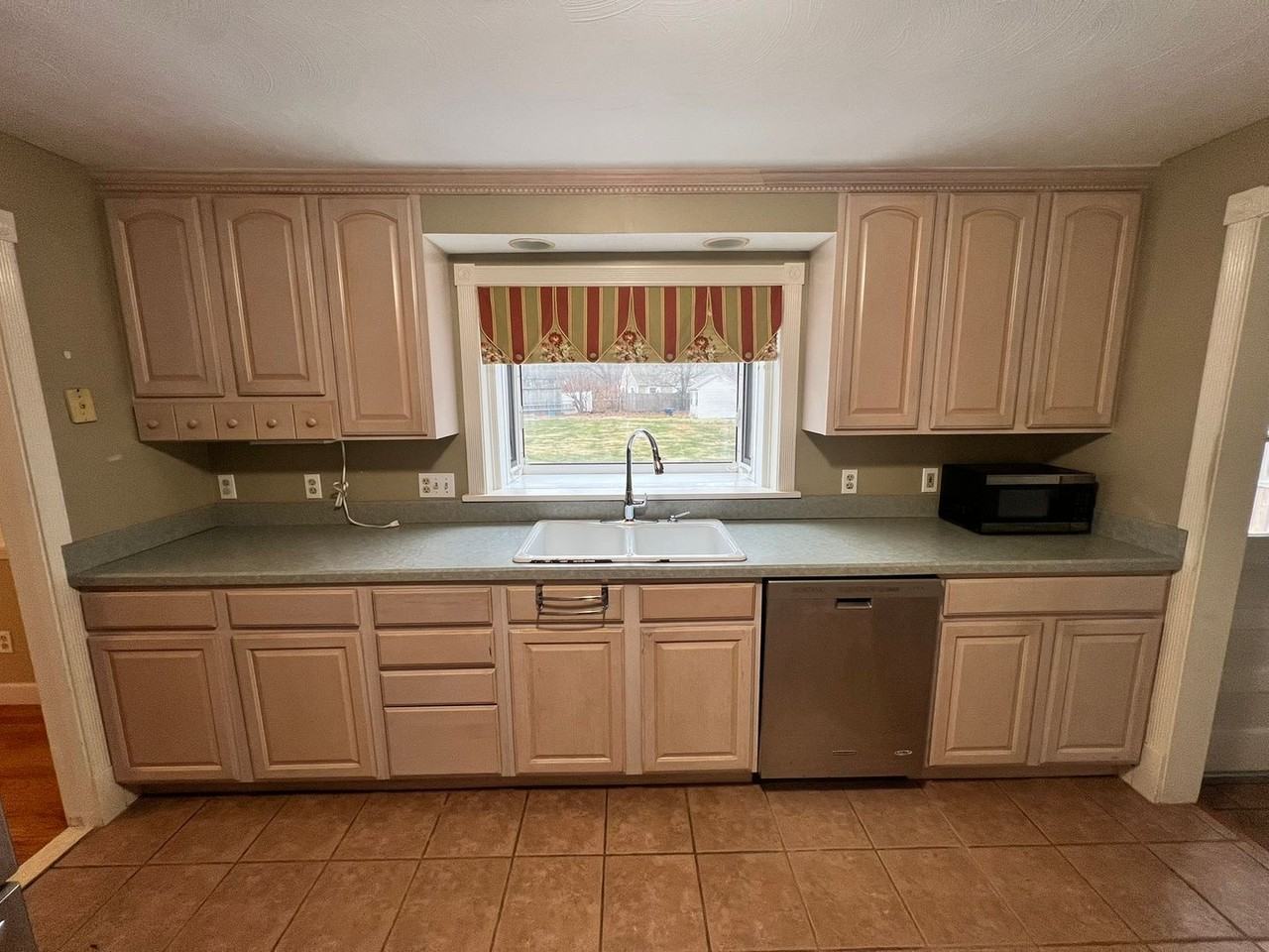 120 Bridle Path Road - Photo 6 of 48