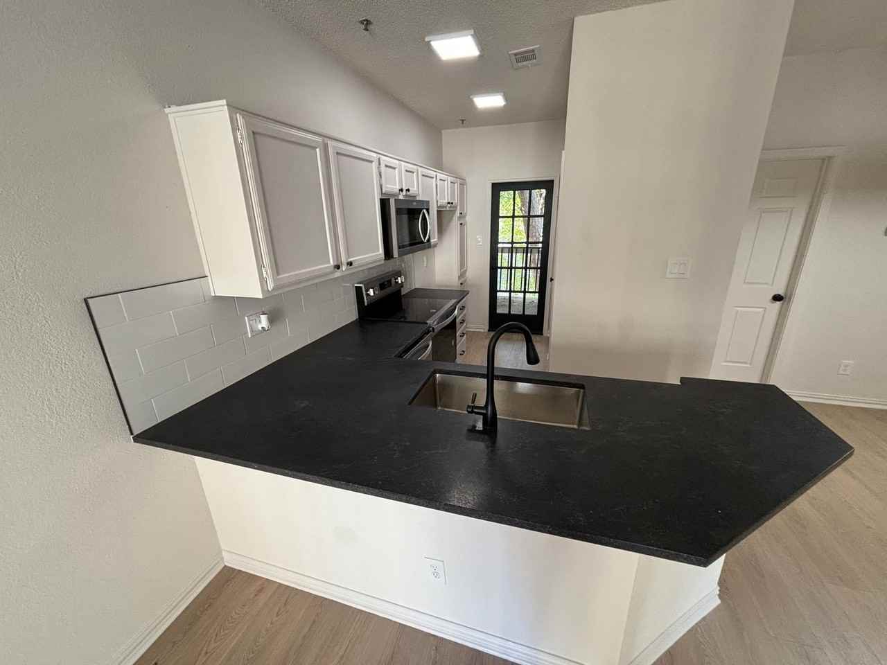 4800 W Lovers Ln - Photo 2 of 23