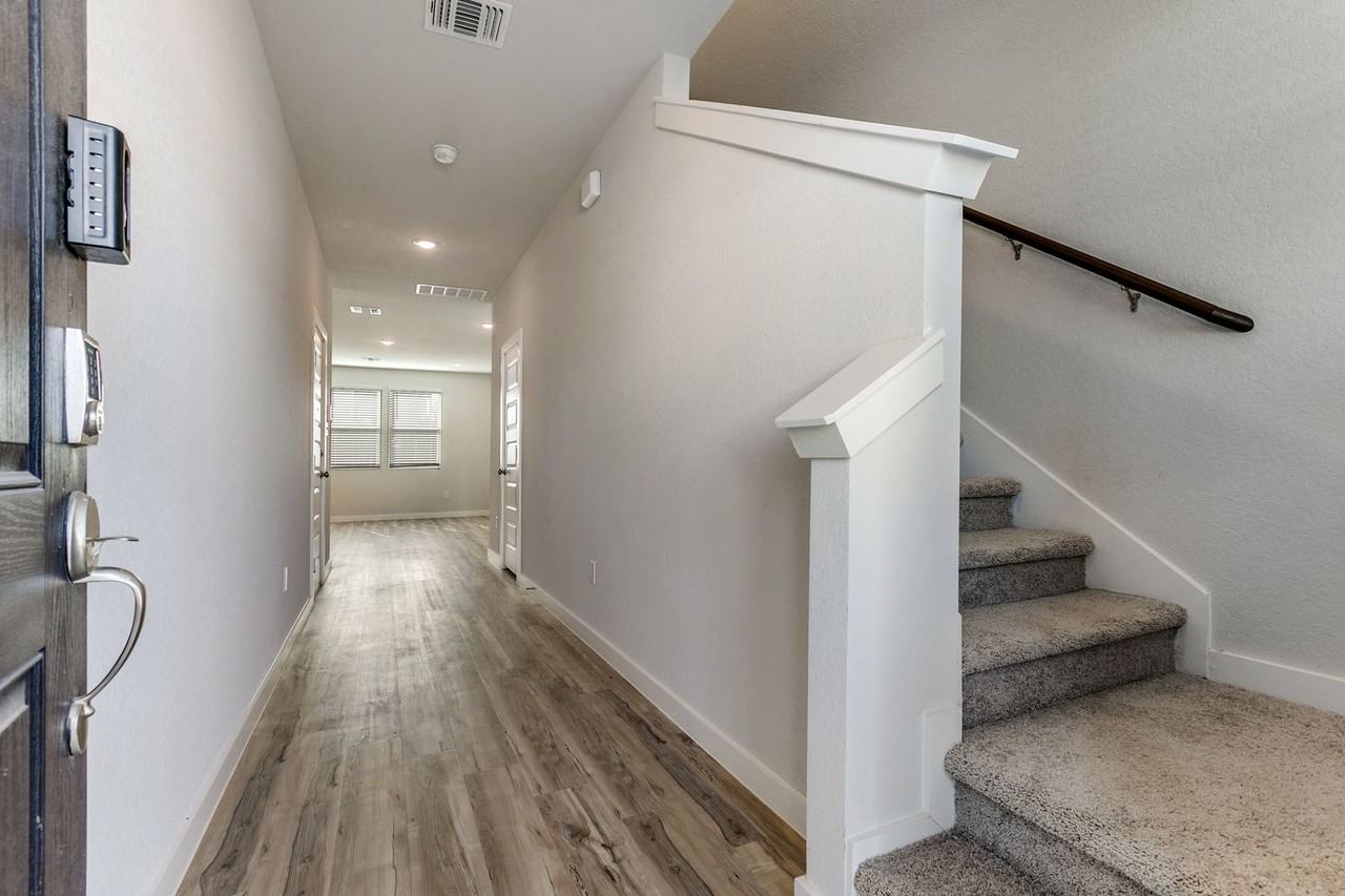 14506 Emerio Drive - Photo 4 of 25