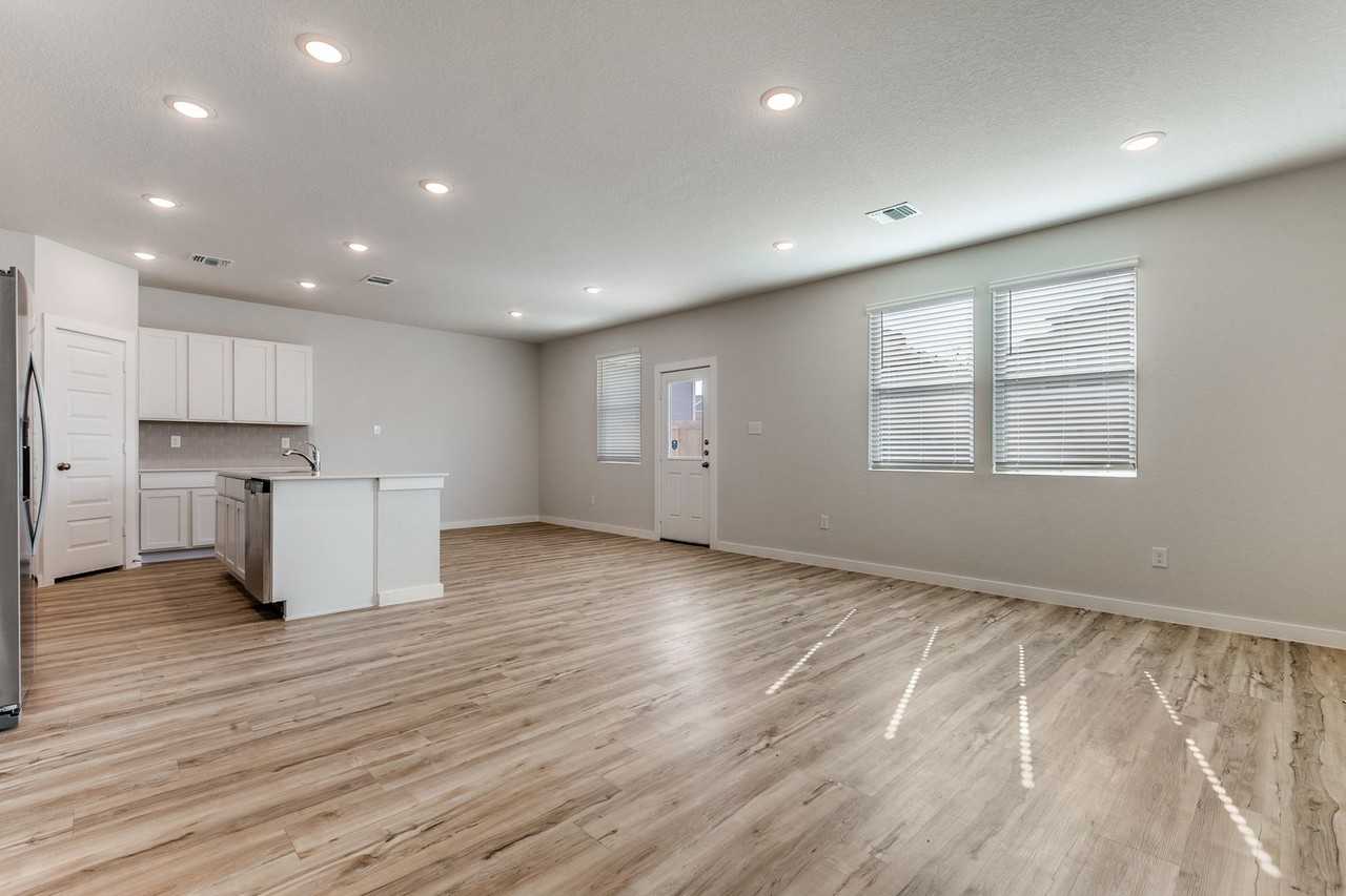 14506 Emerio Drive - Photo 5 of 25