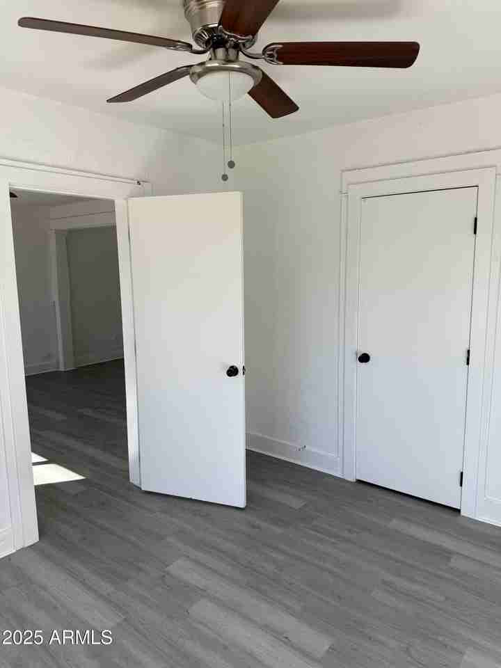 2536 West Morten Avenue - Photo 5 of 27