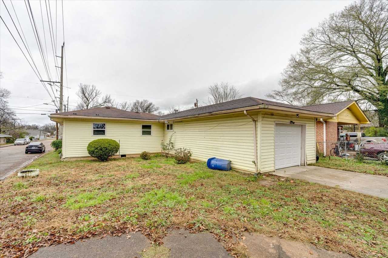 2000 Milne Street - Photo 2 of 22