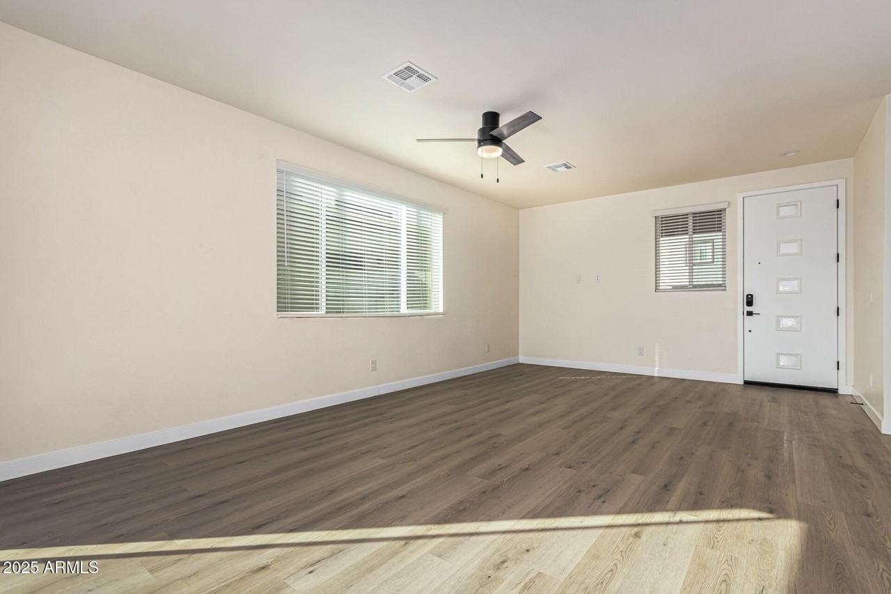 133 W Latona Rd - Photo 5 of 36