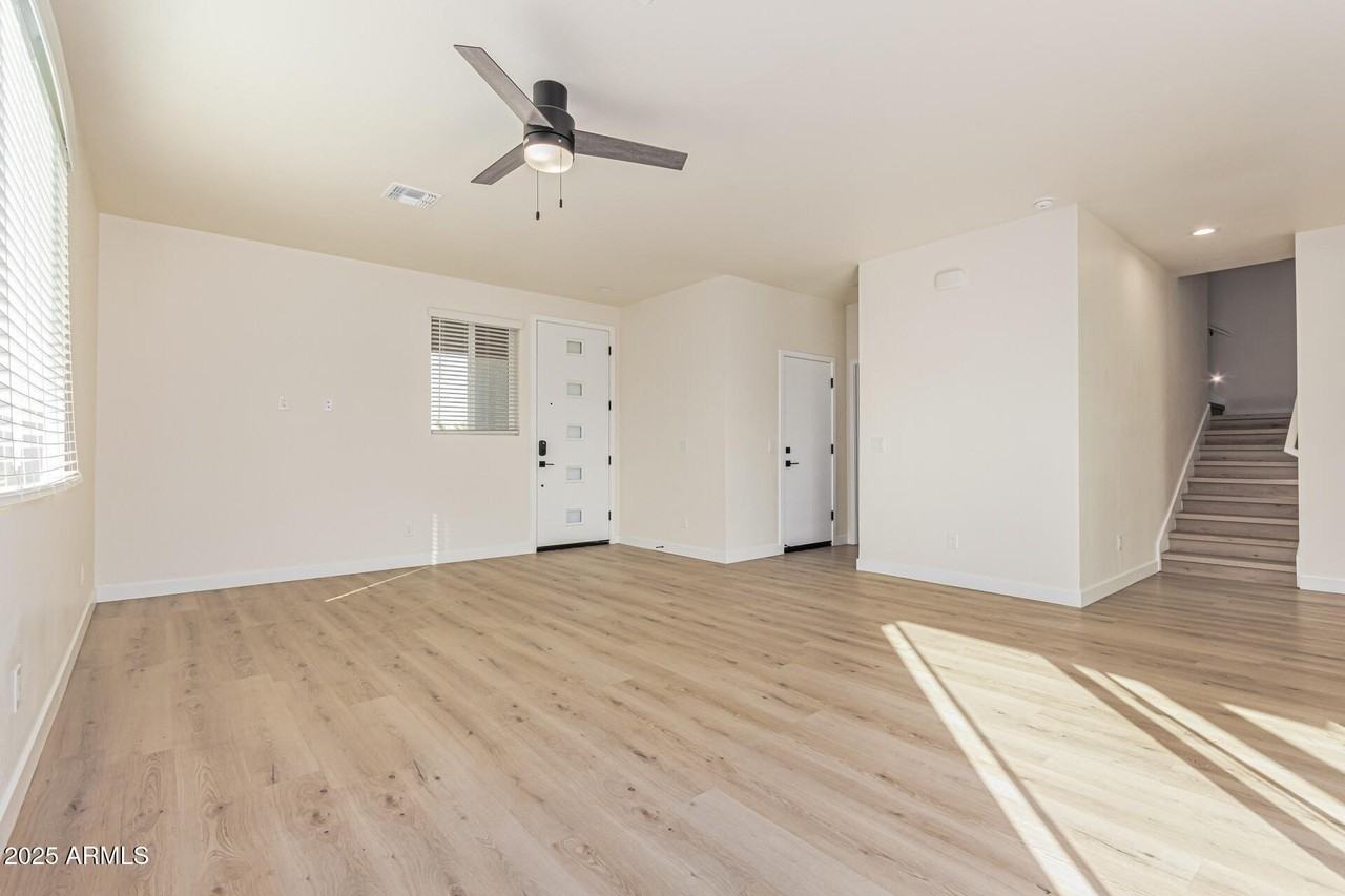 133 W Latona Rd - Photo 7 of 36