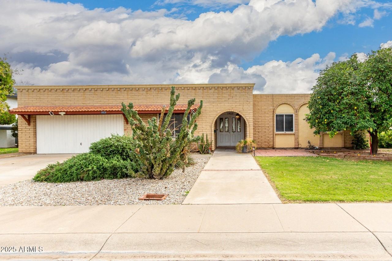 1923 East Gemini Drive