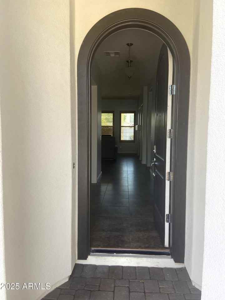 20827 W Eastview Way - Photo 2 of 32