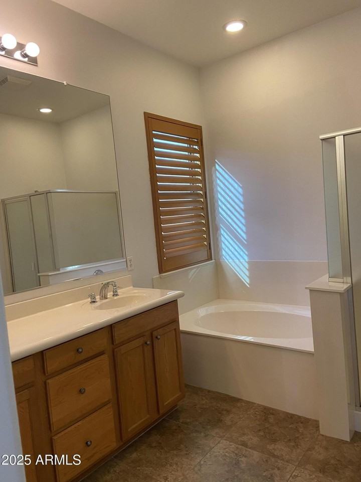 20827 W Eastview Way - Photo 5 of 32