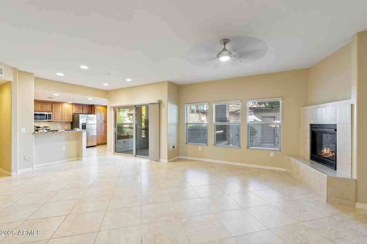 33575 N Dove Lakes Dr Unit 1023 #1023 - Photo 4 of 32