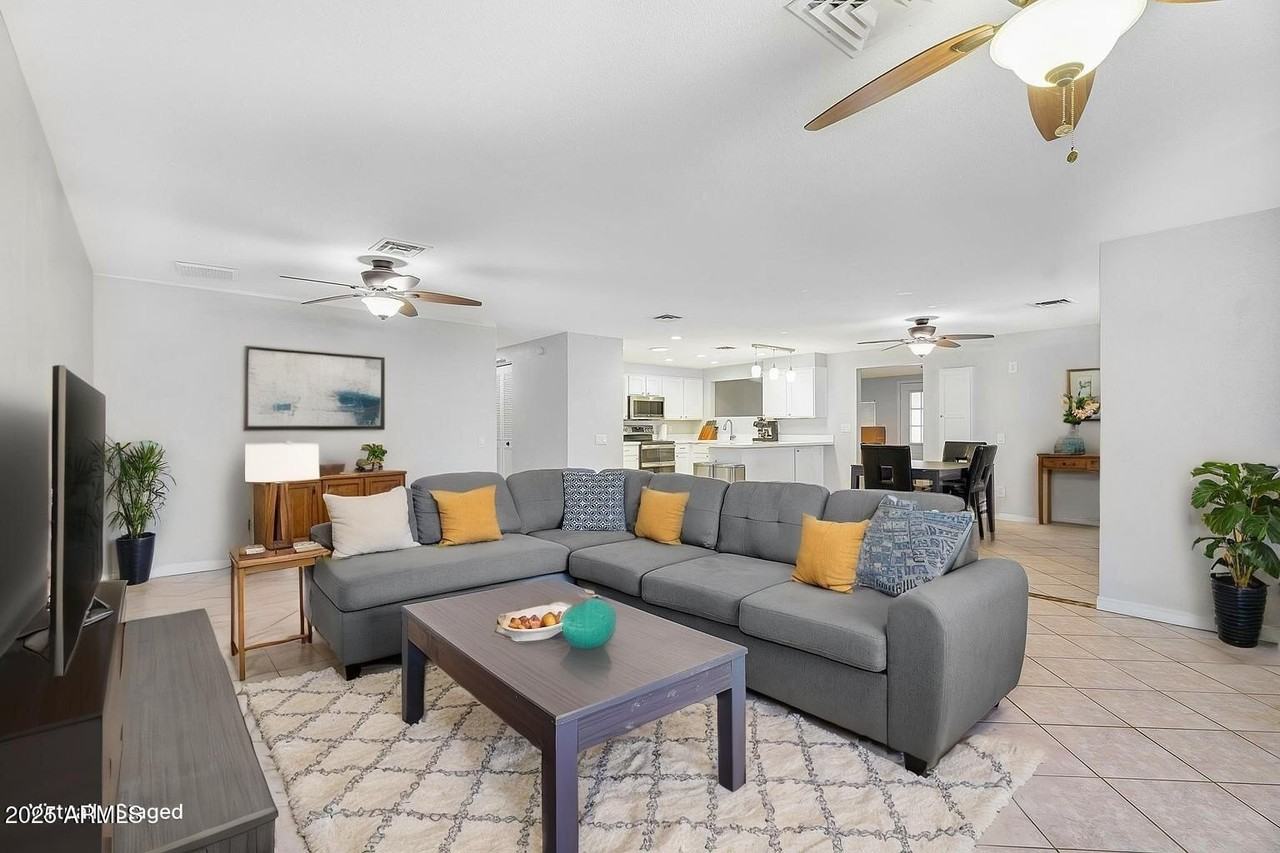 1511 W Mesquite St - Photo 5 of 34