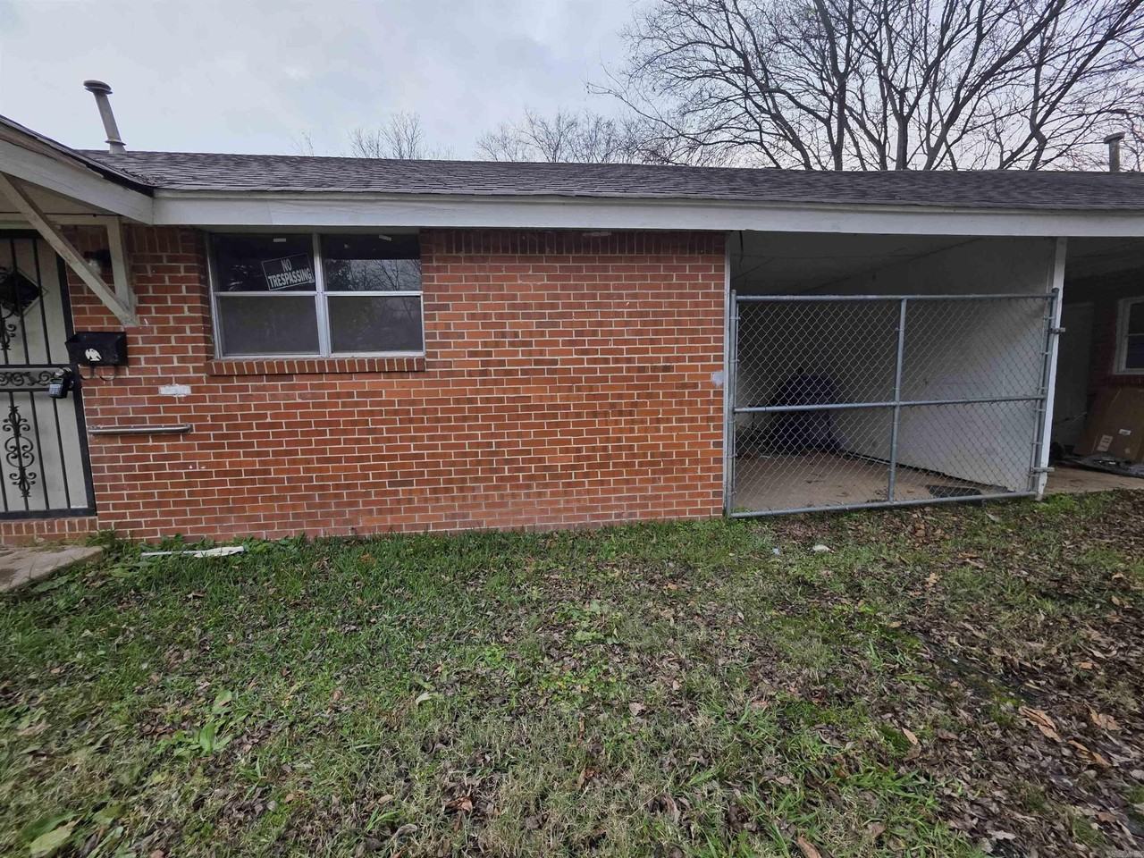 804 1/2 W 45th St - Photo 3 of 15