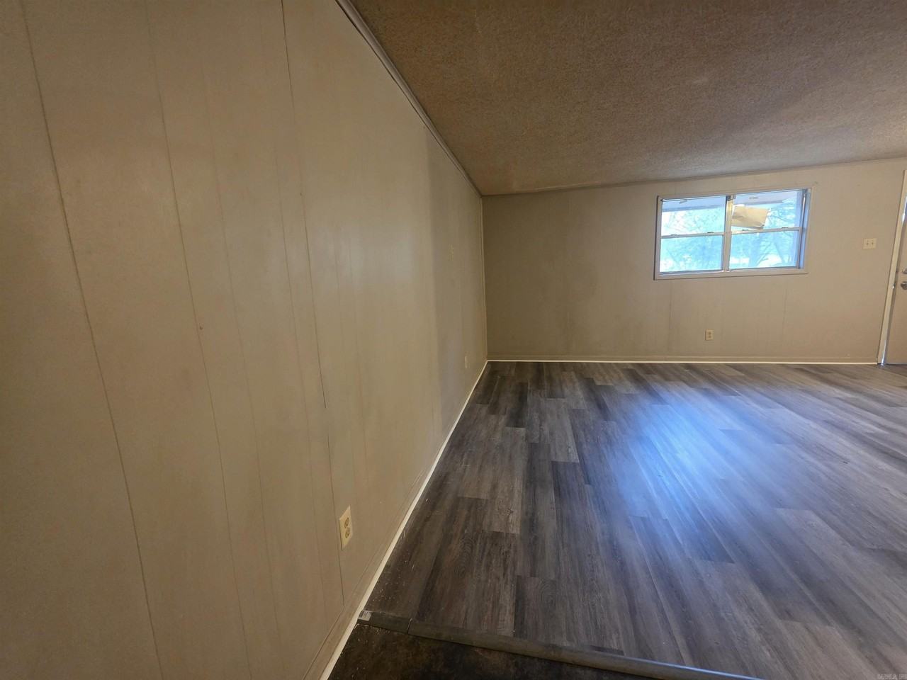 804 1/2 W 45th St - Photo 6 of 15