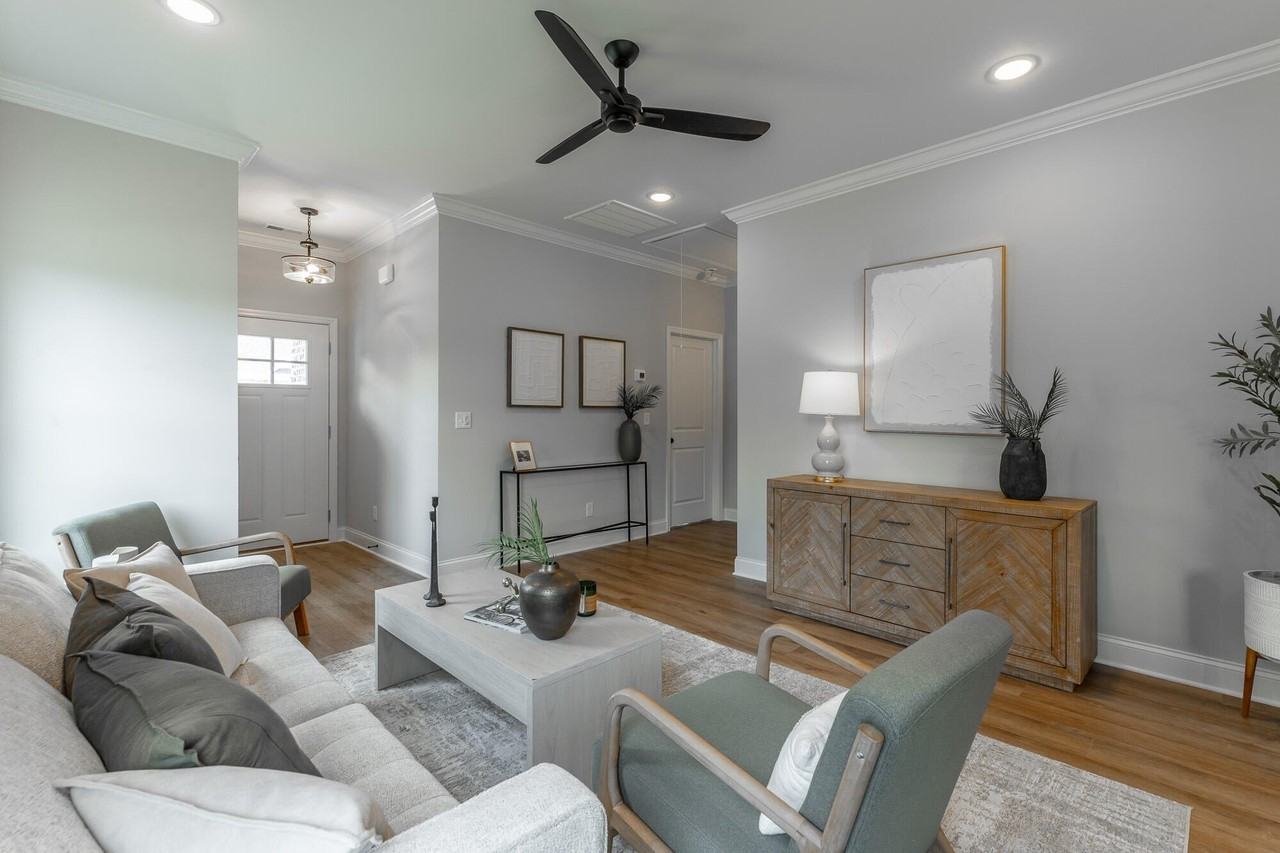 2599 Bannerman Ln - Photo 5 of 26