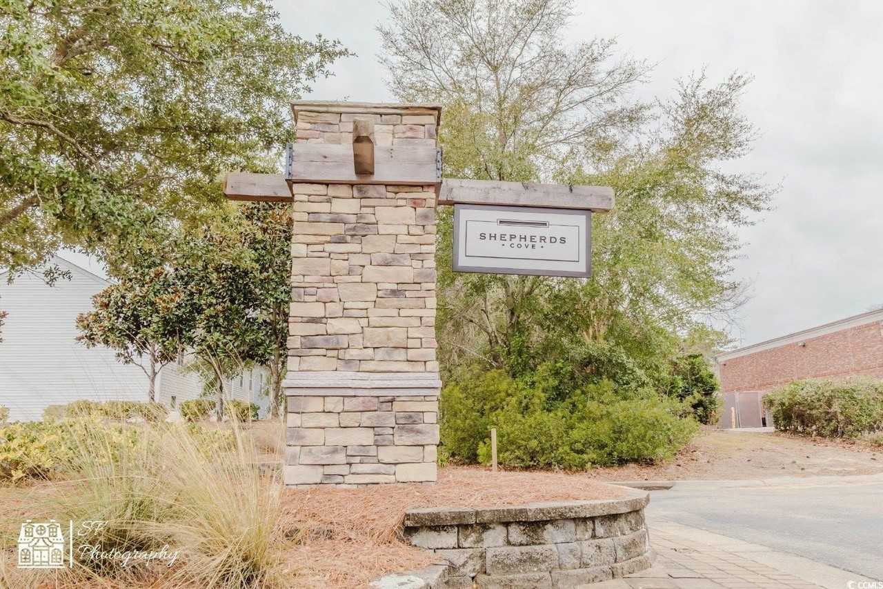 109 Oxfordshire St - Photo 2 of 21