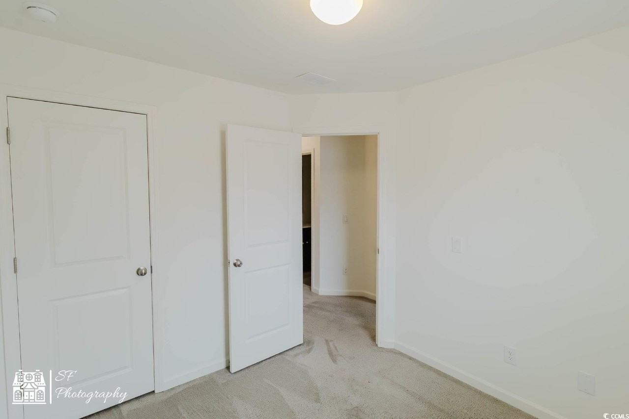 109 Oxfordshire St - Photo 5 of 21