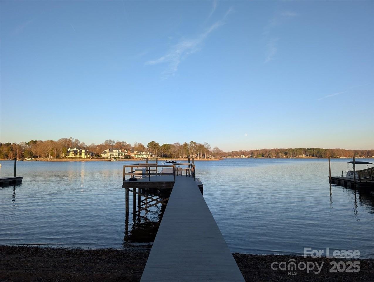 187 Commodore Loop - Photo 2 of 17