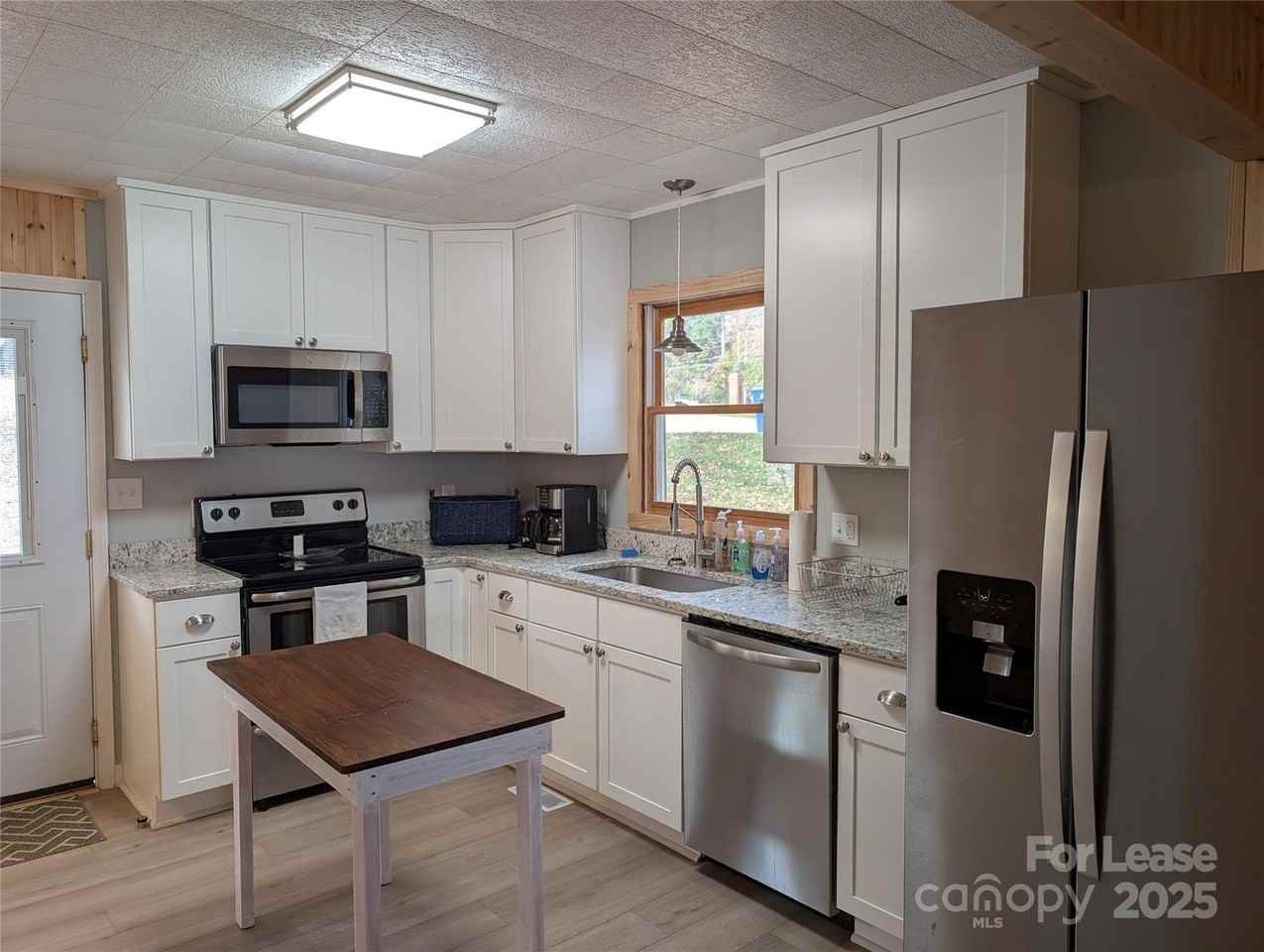 187 Commodore Loop - Photo 6 of 17