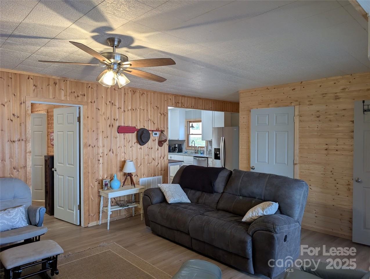 187 Commodore Loop - Photo 7 of 17