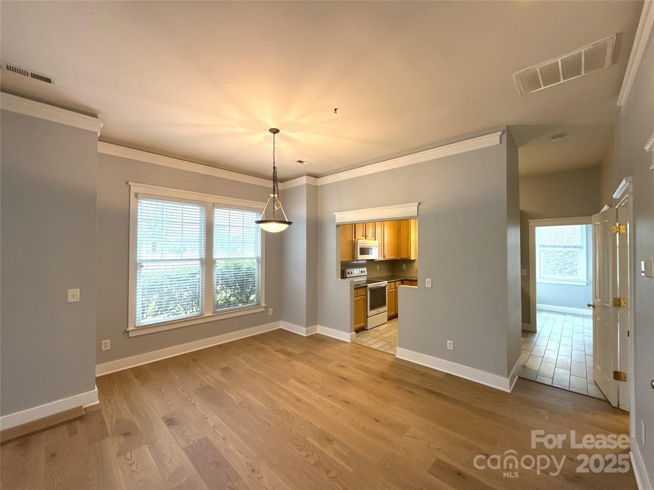 3003 Colonel Springs Way - Photo 6 of 17